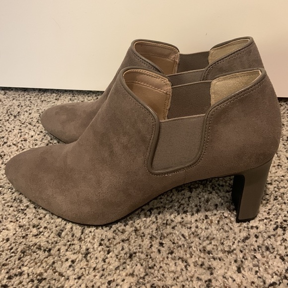 Women’s Booties by LifeStride - Picture 5 of 9